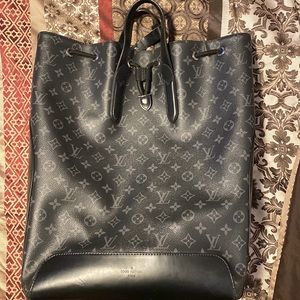 Beautiful Black Louis Vuitton Backpack 🖤